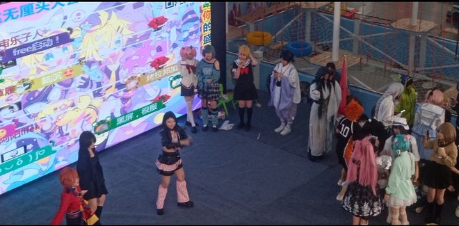 对于购物中心的活动大屏幕互动游戏有哪些优势？(图1)