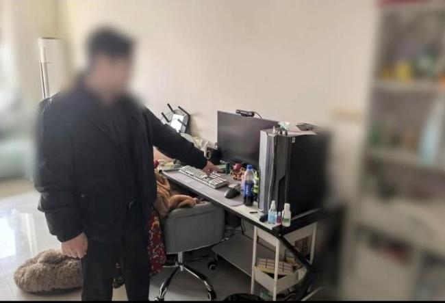 男子传播淫秽游戏非法牟利 警方迅速破案抓捕嫌疑人